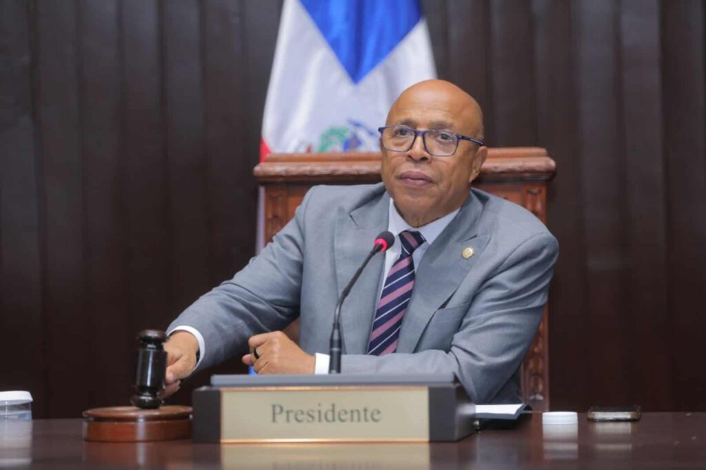 Reunión clave entre cúpula legislativa y comisión definirá rumbo de la reforma laboral