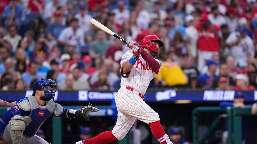 Kyle Schwarber hace historia con dos jonrones de más de 455 pies, en una misma entrada