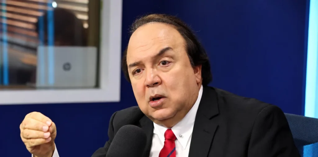 Vinicio Castillo propone convertir dinero recuperado de la corrupción en símbolo permanente contra ese flagelo